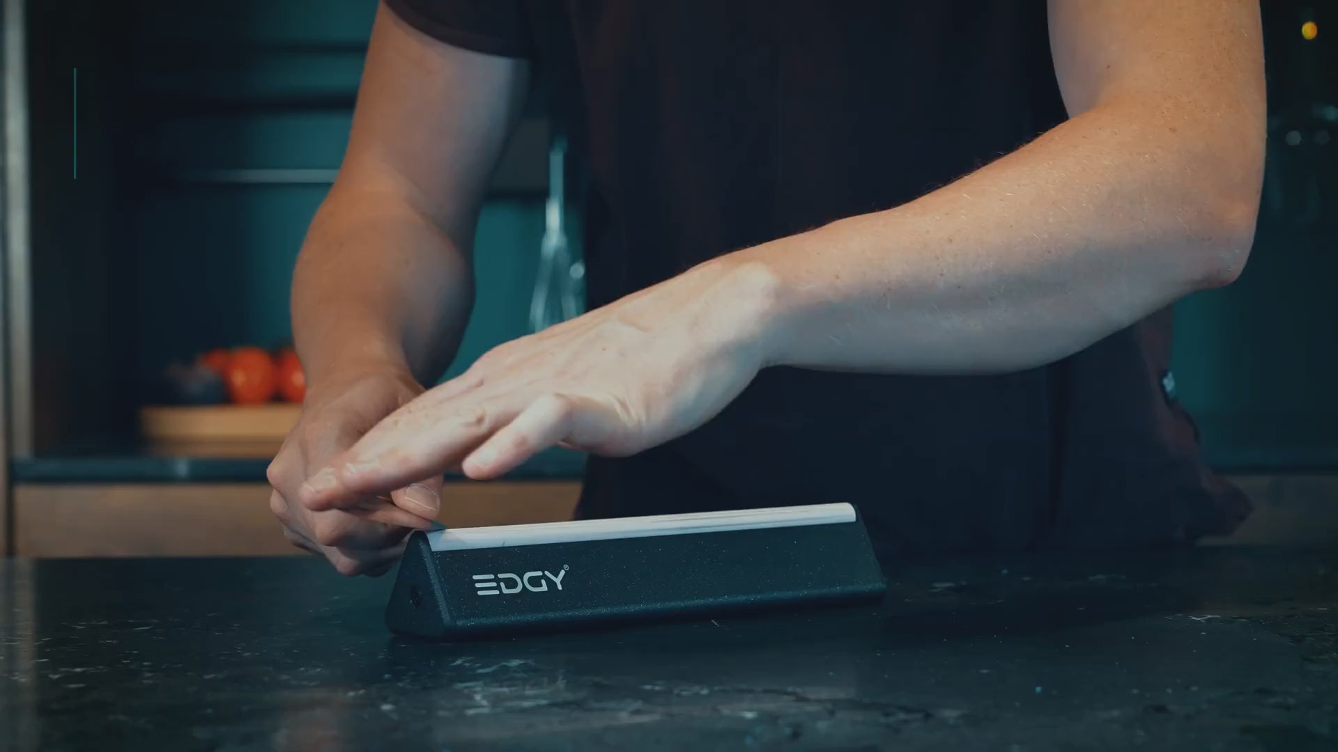 EDGY - Der Messerschärfer, der all deine Messer schärft